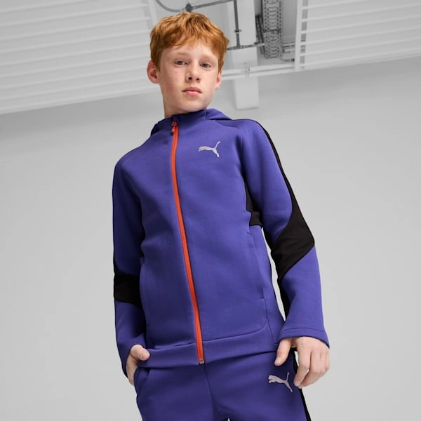 PUMA EVOSTRIPE: Superhieno huppari isommille lapsille! Tyyliä ja mukavuutta yhdessä paketissa.